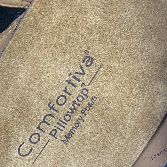 Comfortiva Black Suede slip on cut out sandals with memory foam footbed Size 9.5 - Picture 8 of 9